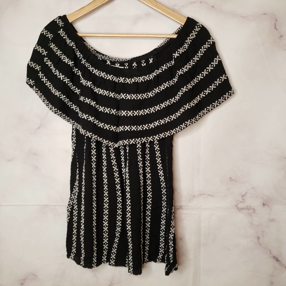 KNOX ROSE black white off the shoulder embroidered blouse S
